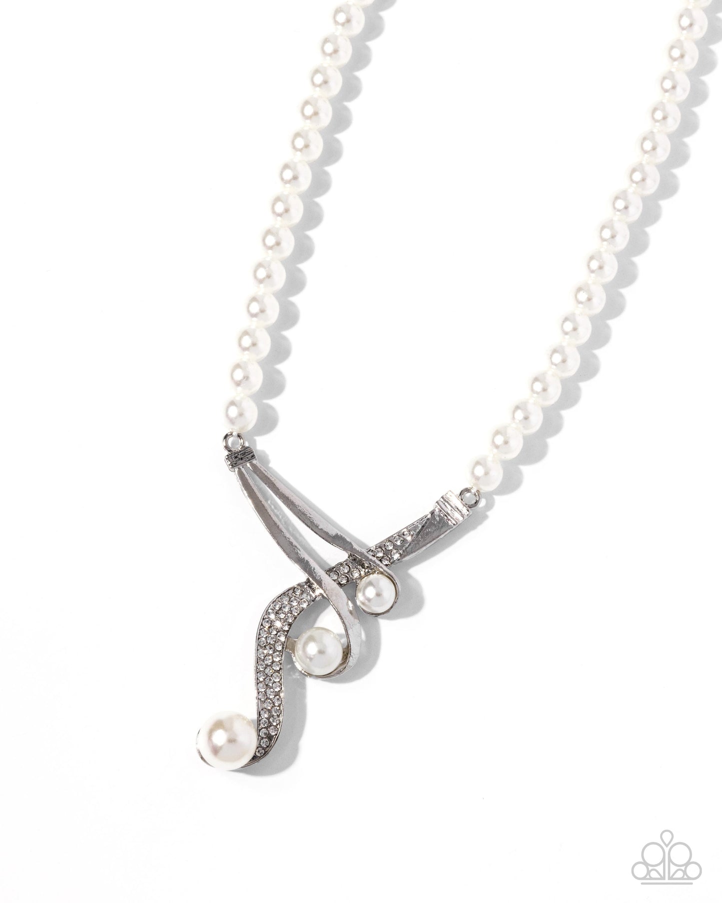 Elegant Entourage - White