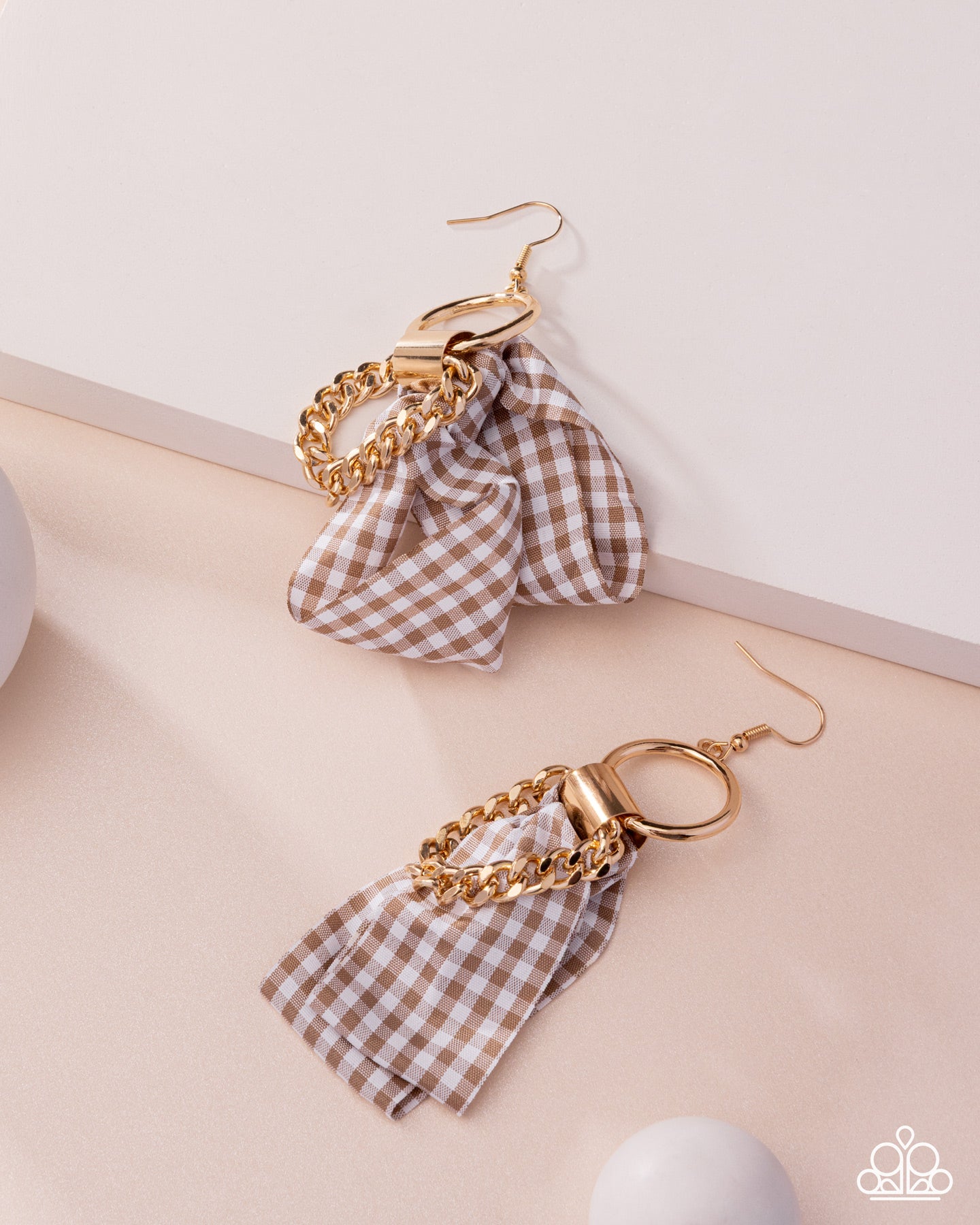 Picnic Pizzazz  - Brown