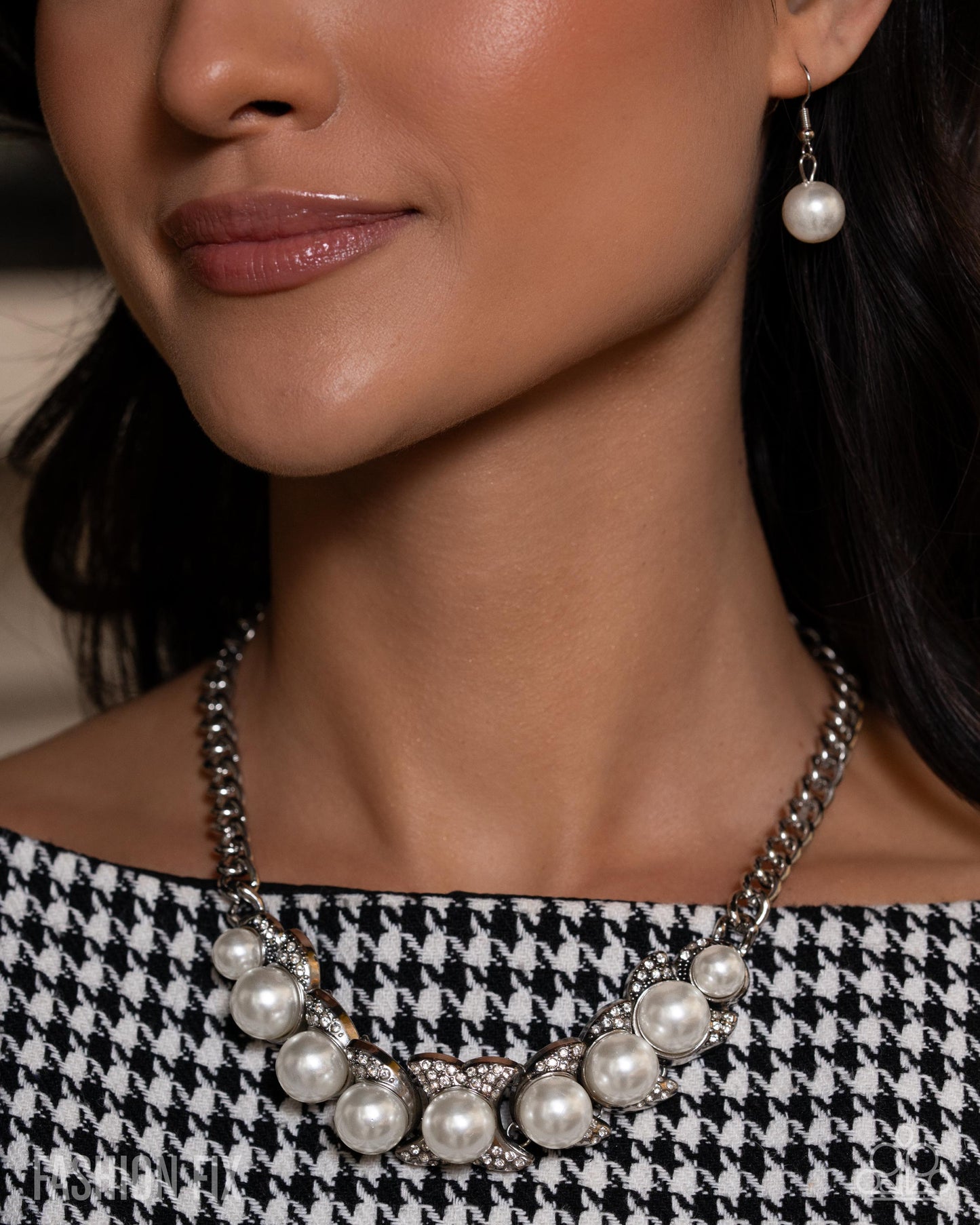 Vintage Appeal Necklace & Hypnotizing History Bracelet - Fashion Fix Combo Set