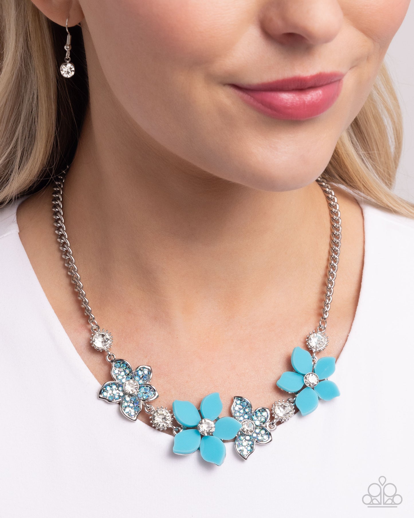 Bouquet Ballad Blue Necklace