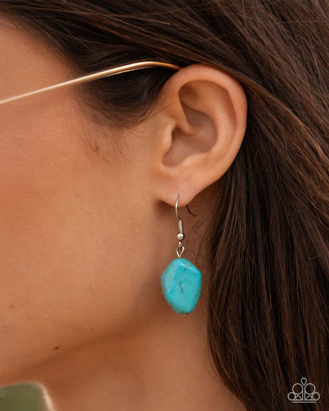 Pendant Passage Blue Necklace