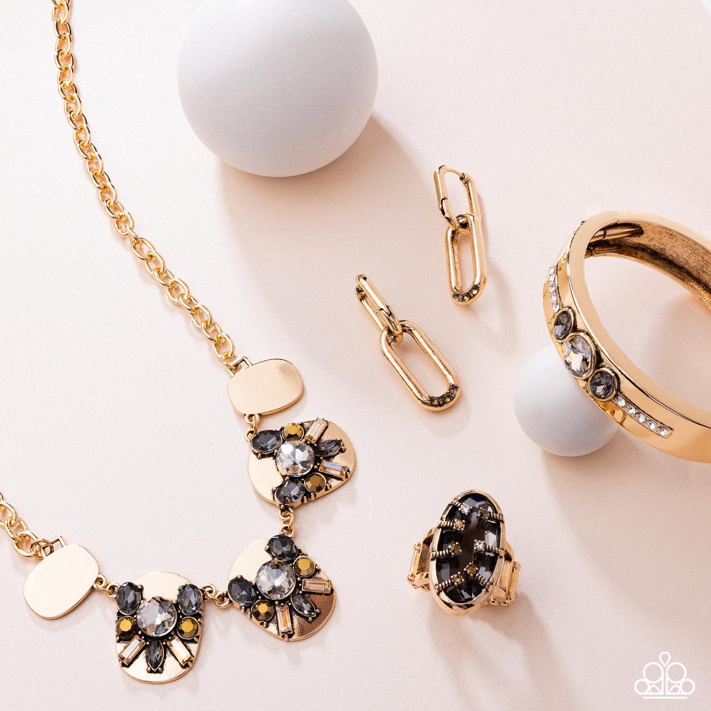 Magnificent Musings - August Fashion Fix