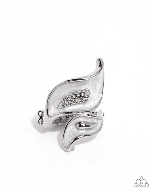 Ornate Overlap - White Ring