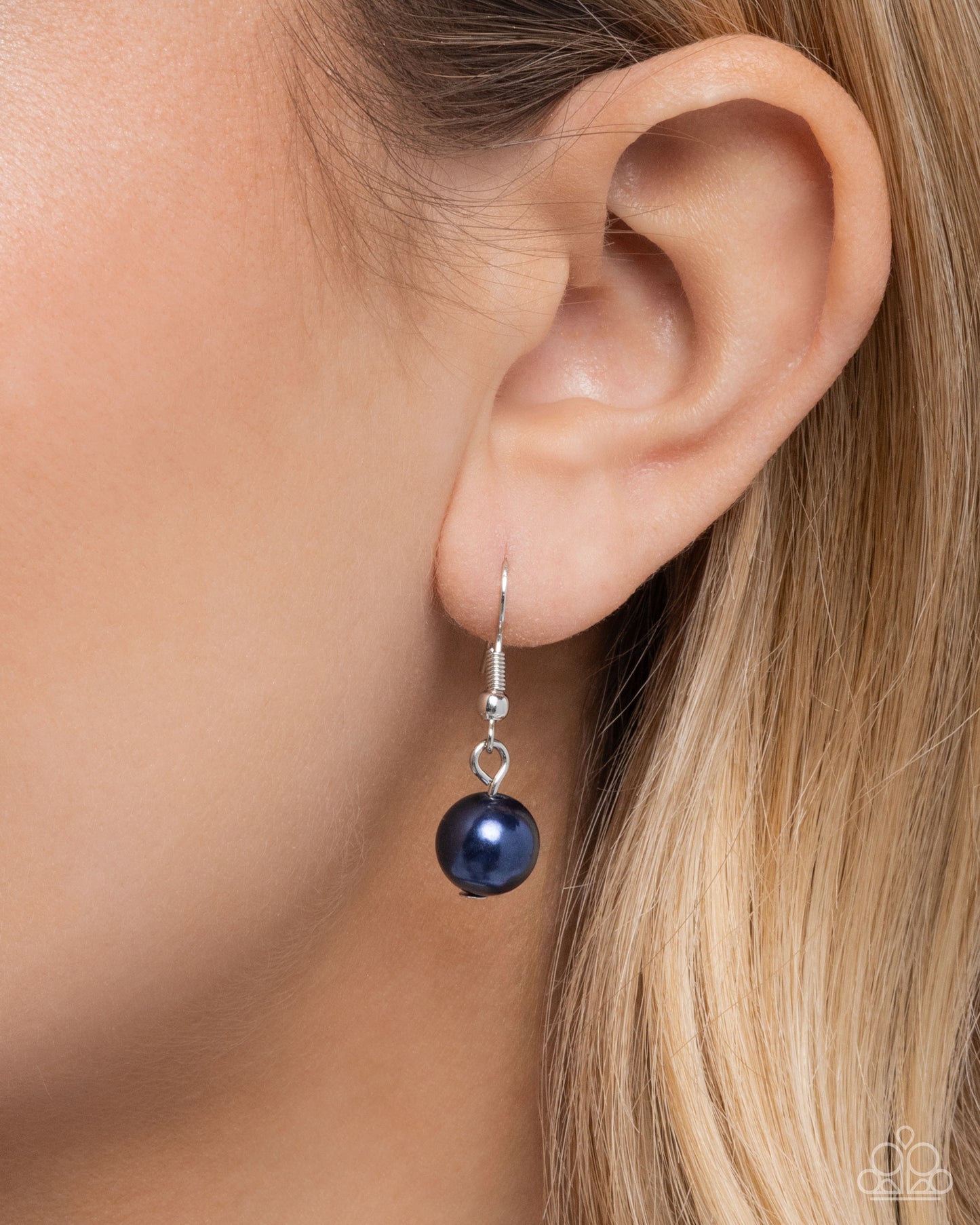 Pearl Pinnacle - Blue Necklace