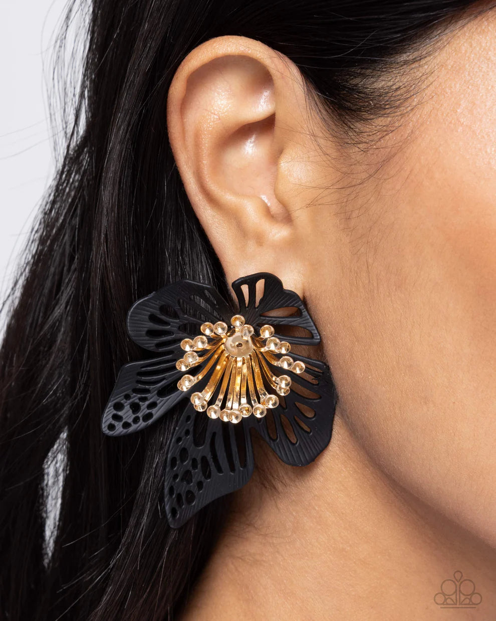 Wonderland Waliflower Black Post Earring